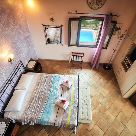 Casa Bianca Purple * Gaios